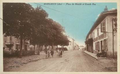 / CPA FRANCE 01 "Marlieux, place du marché et grande rue"