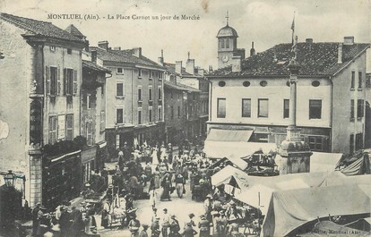 / CPA FRANCE 01 "Montluel, la place Carnot un jour de marché"