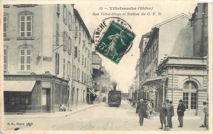 CPA FRANCE 69 "Villefranche, rue Victor Hugo" / TRAIN