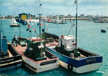 / CPSM FRANCE 85 "Ile de Noirmoutier, l'herbaudière, le port de pêche et de plaisance"