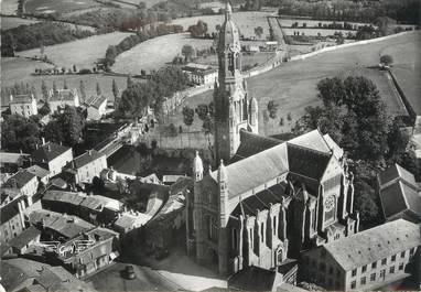 / CPSM FRANCE 85 "Saint Laurent sur Sèvre, la basilique du Père de Montfort"