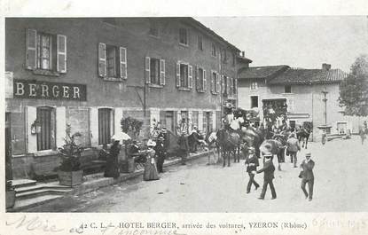 CPA FRANCE 69 "Yzeron, Hotel Berger, arrivée des voitures"