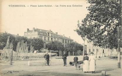 CPA FRANCE 69 "Vénissieux, place Léon Sublet, la Foire aux Echelles"