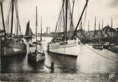 85 Vendee / CPSM FRANCE 85 "Les Sables d'Olonne, le port" /  BATEAU