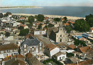 / CPSM FRANCE 85 "La Tranche sur Mer, le centre et la baie "