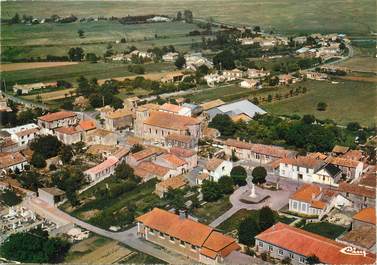 / CPSM FRANCE 85 "Vouillé les Marais, vue aérienne"