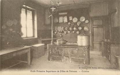 / CPA FRANCE 01 "Trévoux, école primaire supérieure de filles, cuisine"