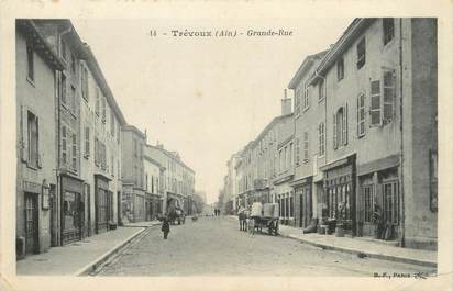 / CPA FRANCE 01 "Trévoux, grande rue"