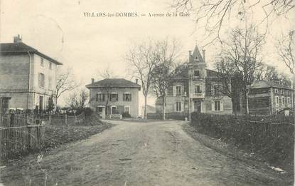 / CPA FRANCE 01 "Villars les Dombes, av de la gare"