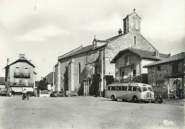 / CPSM FRANCE 87 "Saint Victurnien, la place et l'église"