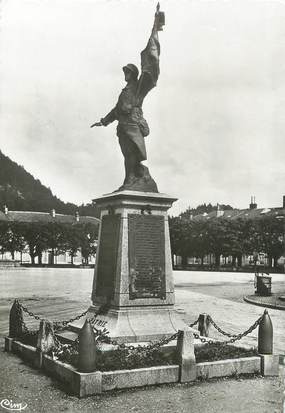 / CPSM FRANCE 88 "Bruyères, la monument aux morts"