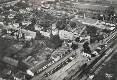 / CPSM FRANCE 88 "Charmes, vue aérienne, quartier de la gare"