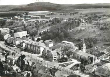 / CPSM FRANCE 88 "Contrexeville, l'église et le centre"