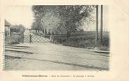 94 Val De Marne / CPA FRANCE 94 "Villiers sur Marne, bois de Gaumont, le passage à niveau"