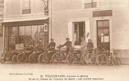 72 Sarthe CPA FRANCE 72 "Le Lude, Cycles et Motos G.Touchard, Place du Champ de Mars"