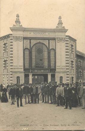 CPA FRANCE 41 "Romorantin, Usine Normant, sortie des ouvriers"