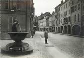 88 Vosge / CPSM FRANCE 88 "Remiremont, la fontaine du Cygne et les arcades"