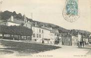 95 Val D'oise / CPA FRANCE 95 "La Roche Guyon, la place de la Fontaine"