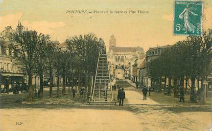 / CPA FRANCE 95 "Pontoise, place de la gare et rue Thiers"