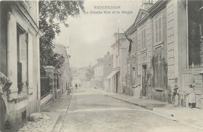 / CPA FRANCE 92 "Vaucresson, la grande rue et la mairie"