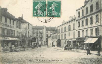 / CPA FRANCE 92 "Vanves, la rue du Val"