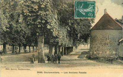 / CPA FRANCE 77 "Coulommiers, les anciens fossés"