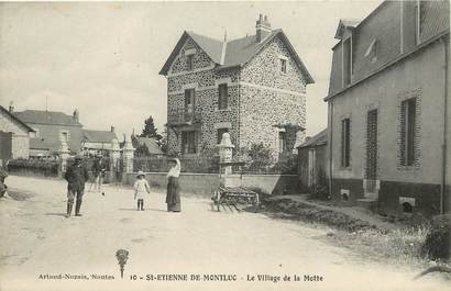 CPA FRANCE 44 "Saint Etienne de Montluc, le village de la Motte"