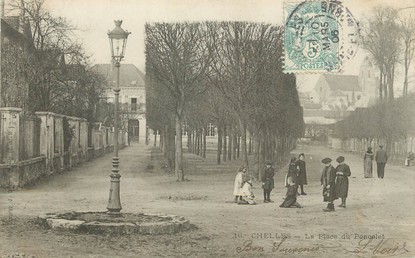 / CPA FRANCE 77 "Chelles, la place du Poncelet"