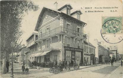 / CPA FRANCE 77 "Esbly, rue du chemin de fer et hôtel moderne"