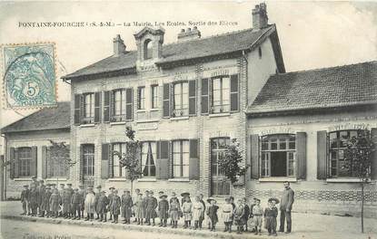 / CPA FRANCE 77 "Fontaine Fourche, la mairie, les écoles"