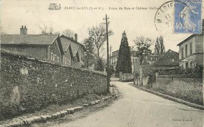 / CPA FRANCE 77 "Farcy les Lys, route du Bois et château Gaillant"