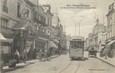 / CPA FRANCE 77 "Fontainebleau, la grande rue et l'hôtel du cadran Bleu" / TRAMWAY