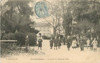 / CPA FRANCE 77 "La Ferté Gaucher, le jardin de l'hôtel de ville"