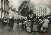 29 Finistere / CPSM FRANCE 29 "Audierne, un jour de marché"