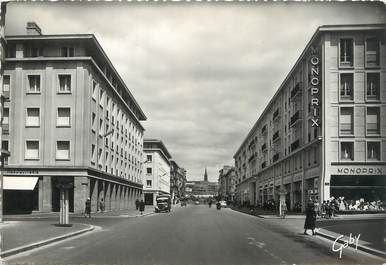 / CPSM FRANCE 29 "Brest, rue de Siam, au fond le clocher de l'église Saint Martin"