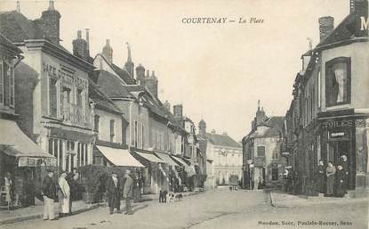 CPA FRANCE 45 "Courtenay, la place"