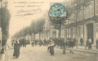 CPA FRANCE 51 "Epernay, la sortie des Caves"