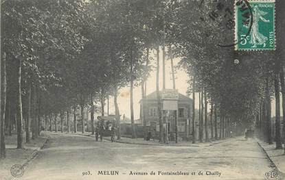 / CPA FRANCE 77 "Melun, avenues de Fontainebleau et de Chailly"