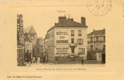 / CPA FRANCE 77 "Melun, place Porte de Paris et rue du Miroir "