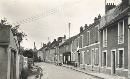 / CPSM FRANCE 77 "Ozouer le Voulgis, rue Jude de Crène"