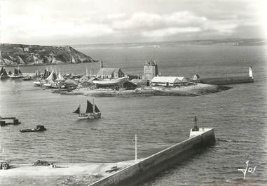 / CPSM FRANCE 29 "Camaret, le sillon, la chapelle Notre Dame de Rocamadour et la tour Vauban"