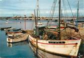 29 Finistere / CPSM FRANCE 29 "Camaret, bateaux de pêche devant le Sillon"