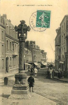 CPA FRANCE 76 "Le Tréport, la rue  de Paris"