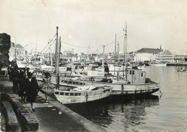 / CPSM FRANCE 29 "Concarneau, vue sur le port"