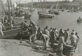 29 Finistere / CPSM FRANCE 29 "Douarnenez, arrivage de la sardine" /  PÊCHE 