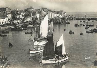 / CPSM FRANCE 29 "Douarnenez, vue générale du port "