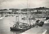 29 Finistere / CPSM FRANCE 29 "Douarnenez, les Plomarc'h et le port"