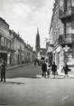 29 Finistere / CPSM FRANCE 29 "Douarnenez, rue Jean Bart et l'église"