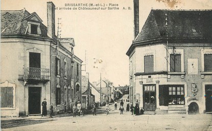 / CPA FRANCE 49 "Brissarthe, place et arrivée de Châteauneuf sur Sarthe"