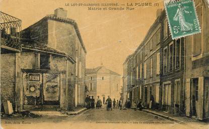 / CPA FRANCE 47 "La Plume, mairie et grande rue"